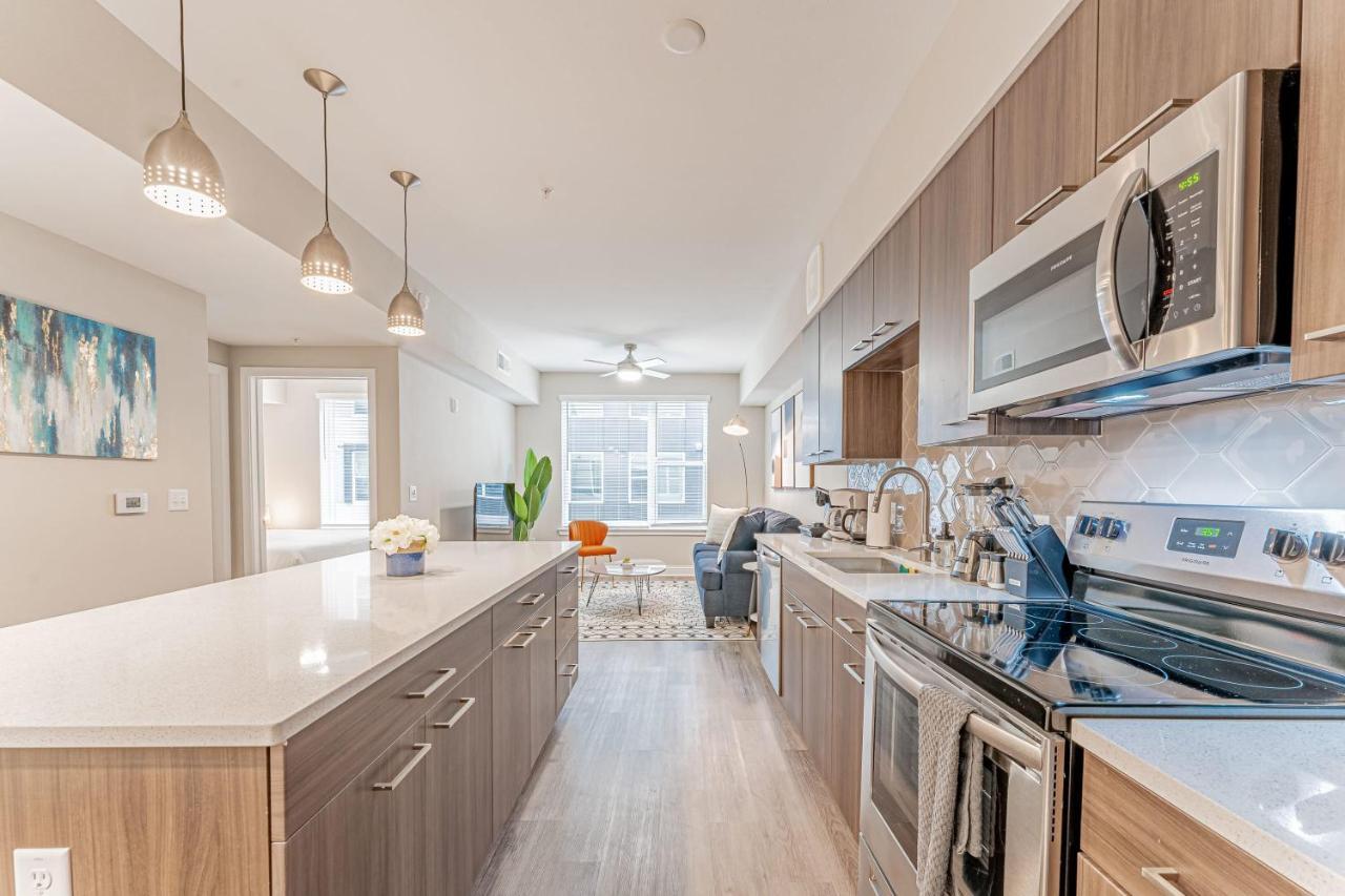 Apartamento Upscale Modern Apts - Free Parking, Fast Wifi, Courtyard Austin Exterior foto