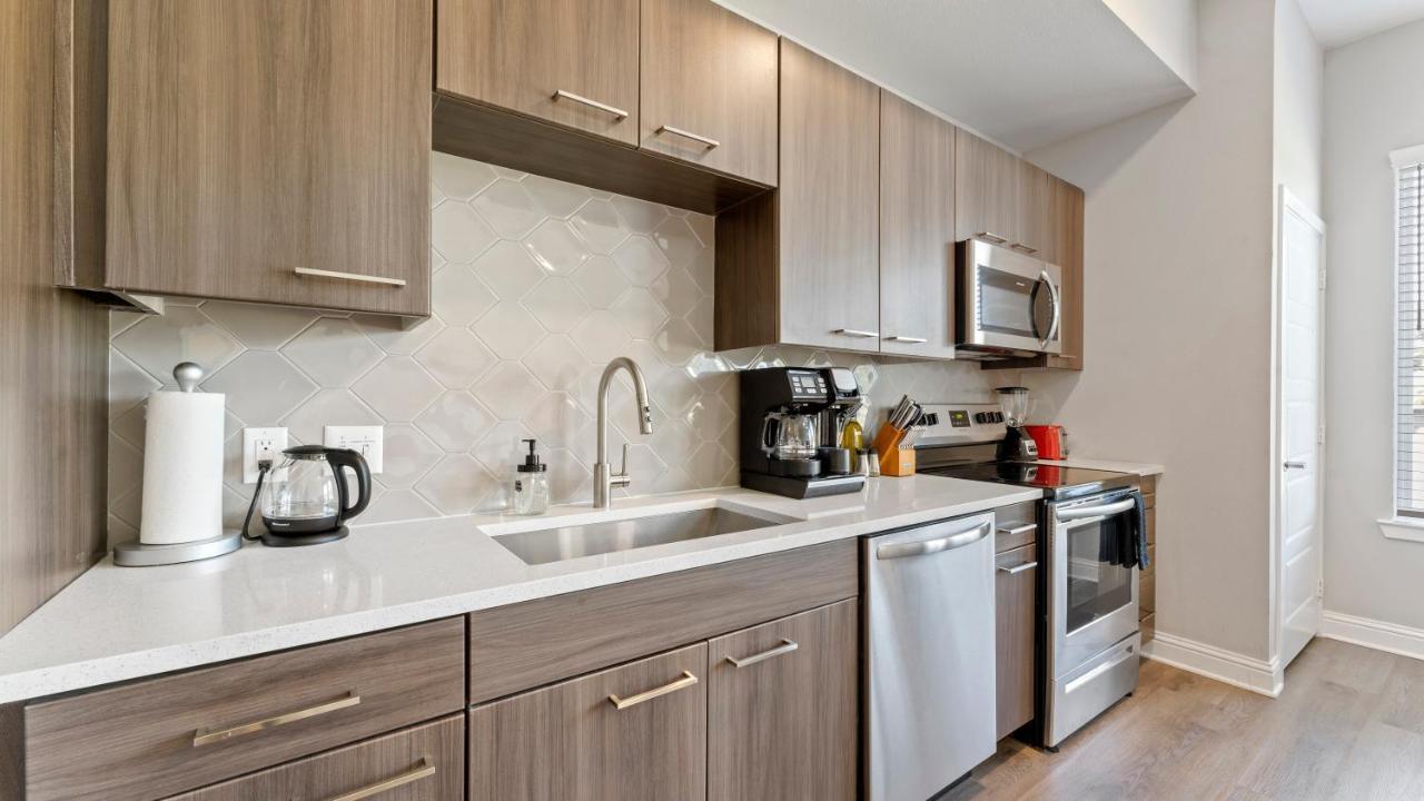 Apartamento Upscale Modern Apts - Free Parking, Fast Wifi, Courtyard Austin Exterior foto