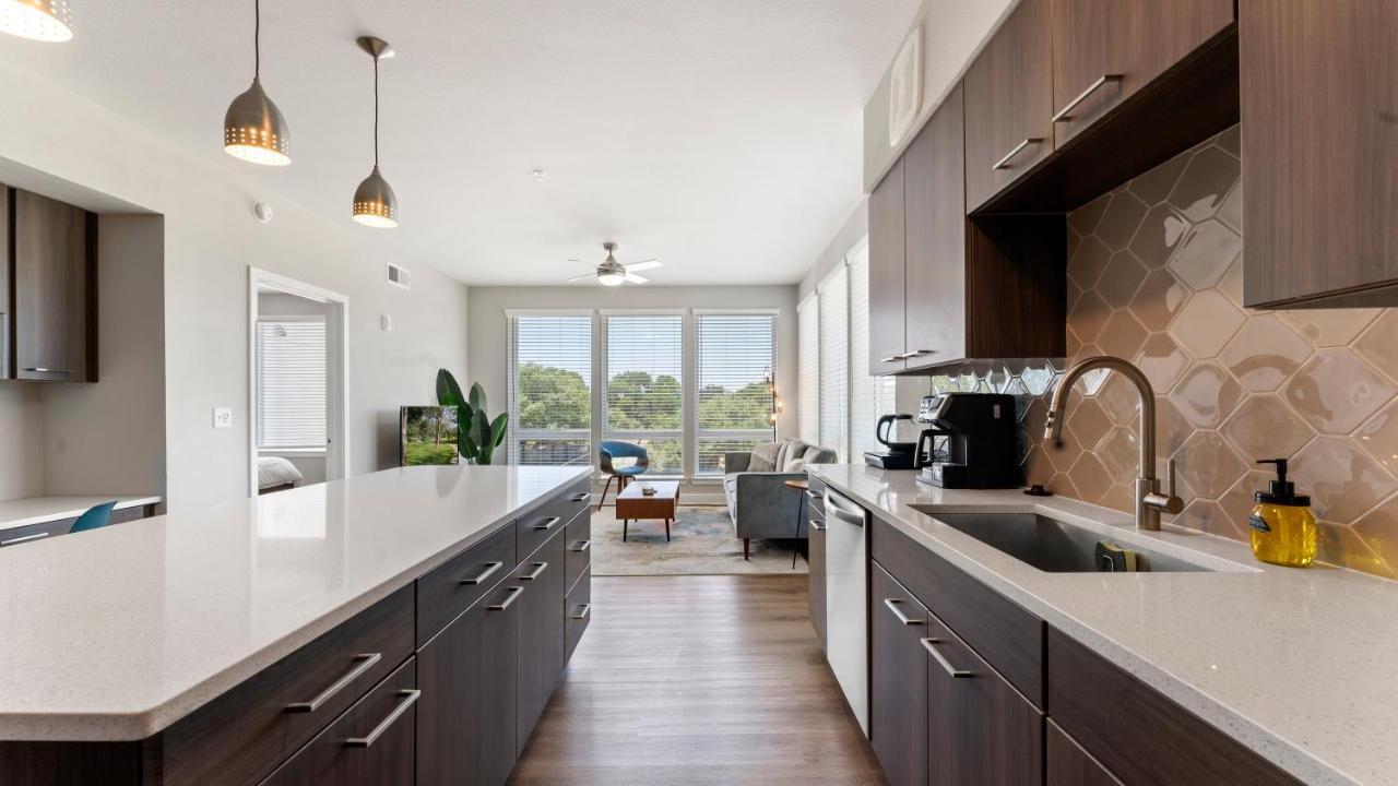 Apartamento Upscale Modern Apts - Free Parking, Fast Wifi, Courtyard Austin Exterior foto
