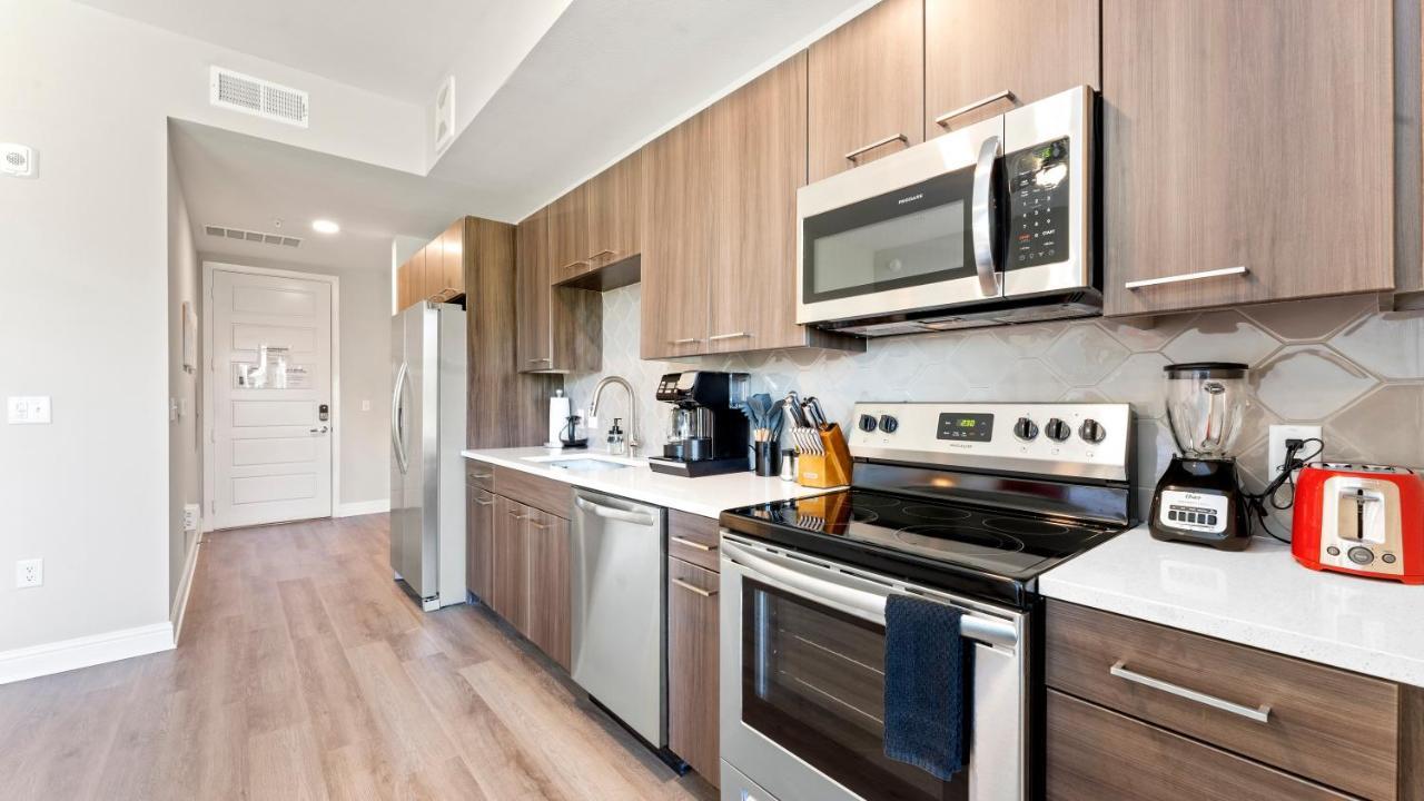 Apartamento Upscale Modern Apts - Free Parking, Fast Wifi, Courtyard Austin Exterior foto