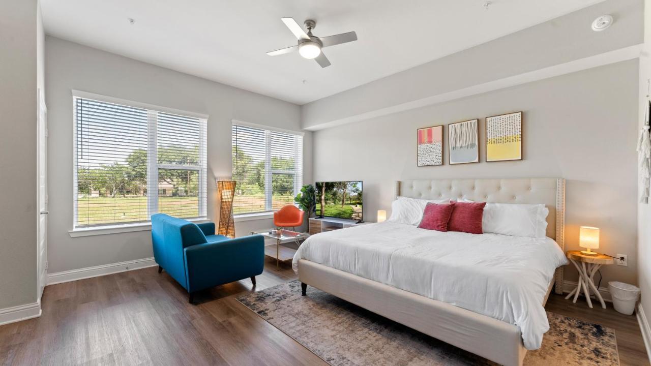 Apartamento Upscale Modern Apts - Free Parking, Fast Wifi, Courtyard Austin Exterior foto